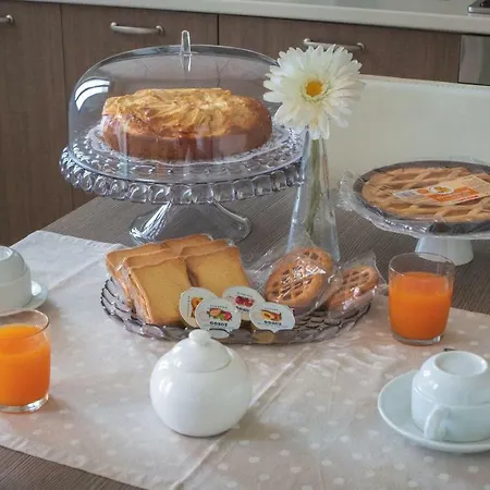 La Maison Bed and Breakfast *
